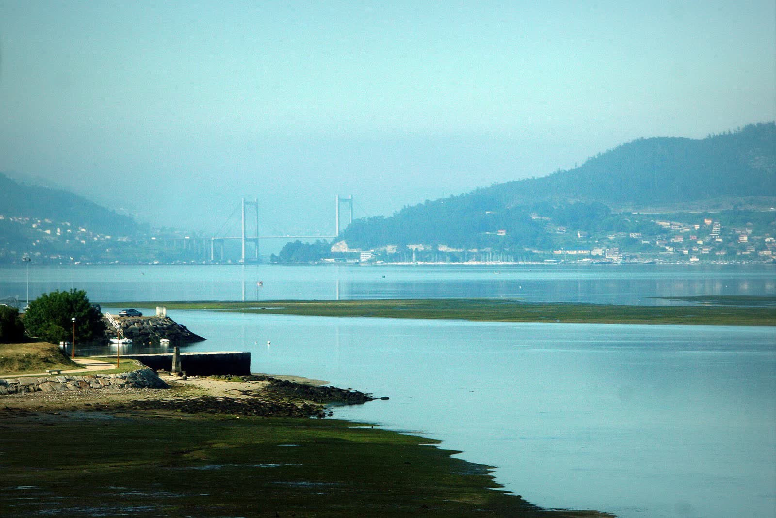 A ria de Vigo e a ponte de Rande