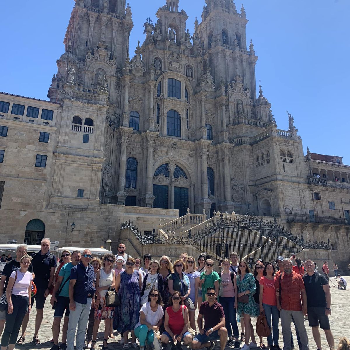 Grupo em frente à catedral de Santiago de Compostela
