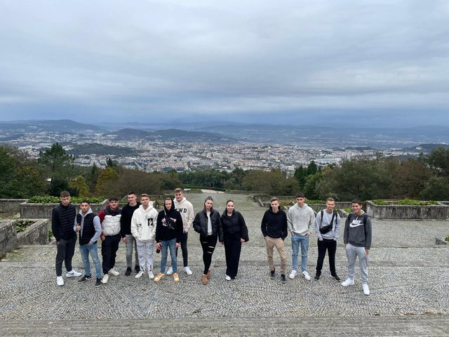 Grupo num miradouro sobre Braga